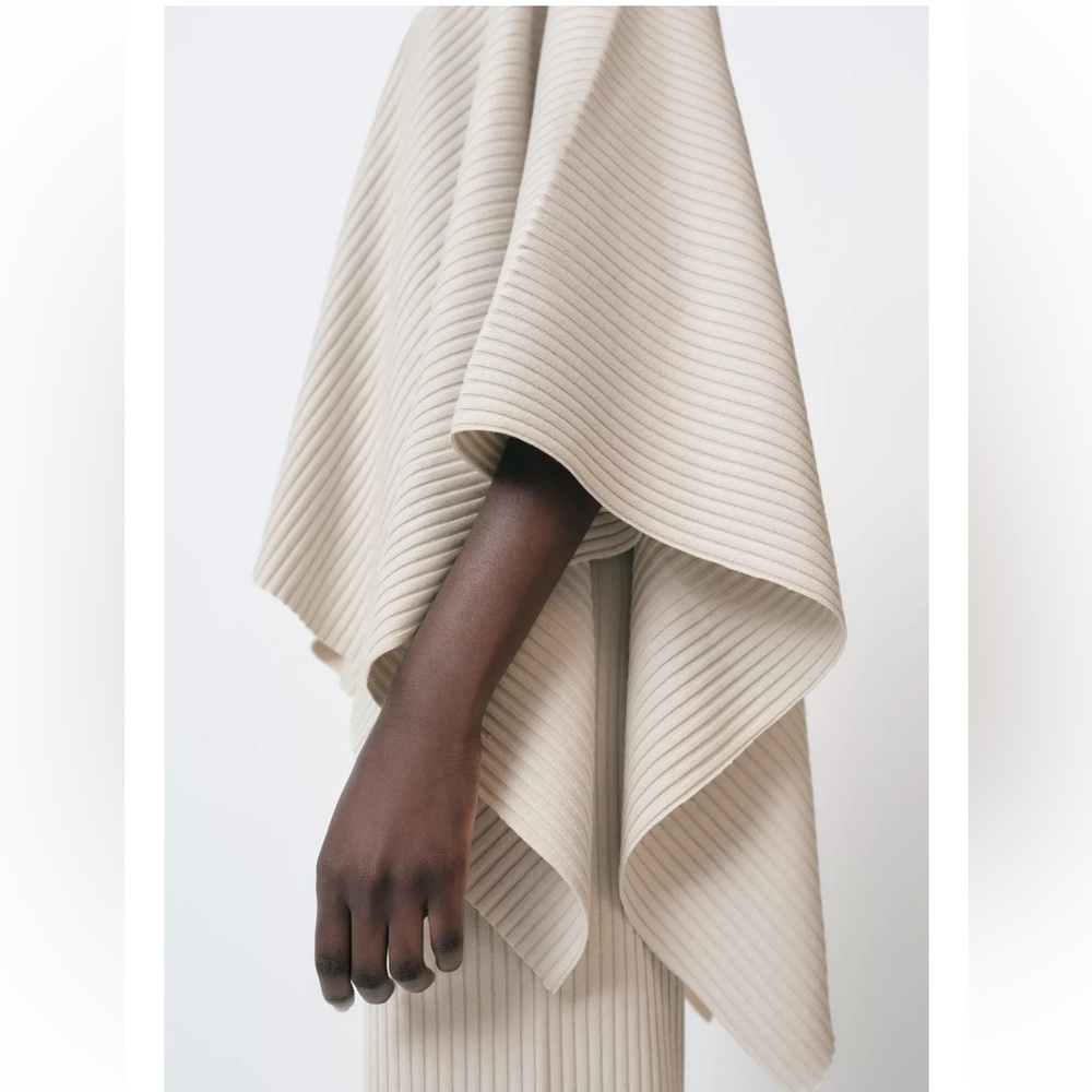 Zara Beige V-Neck Cape Size Small - Picture 3 of 11